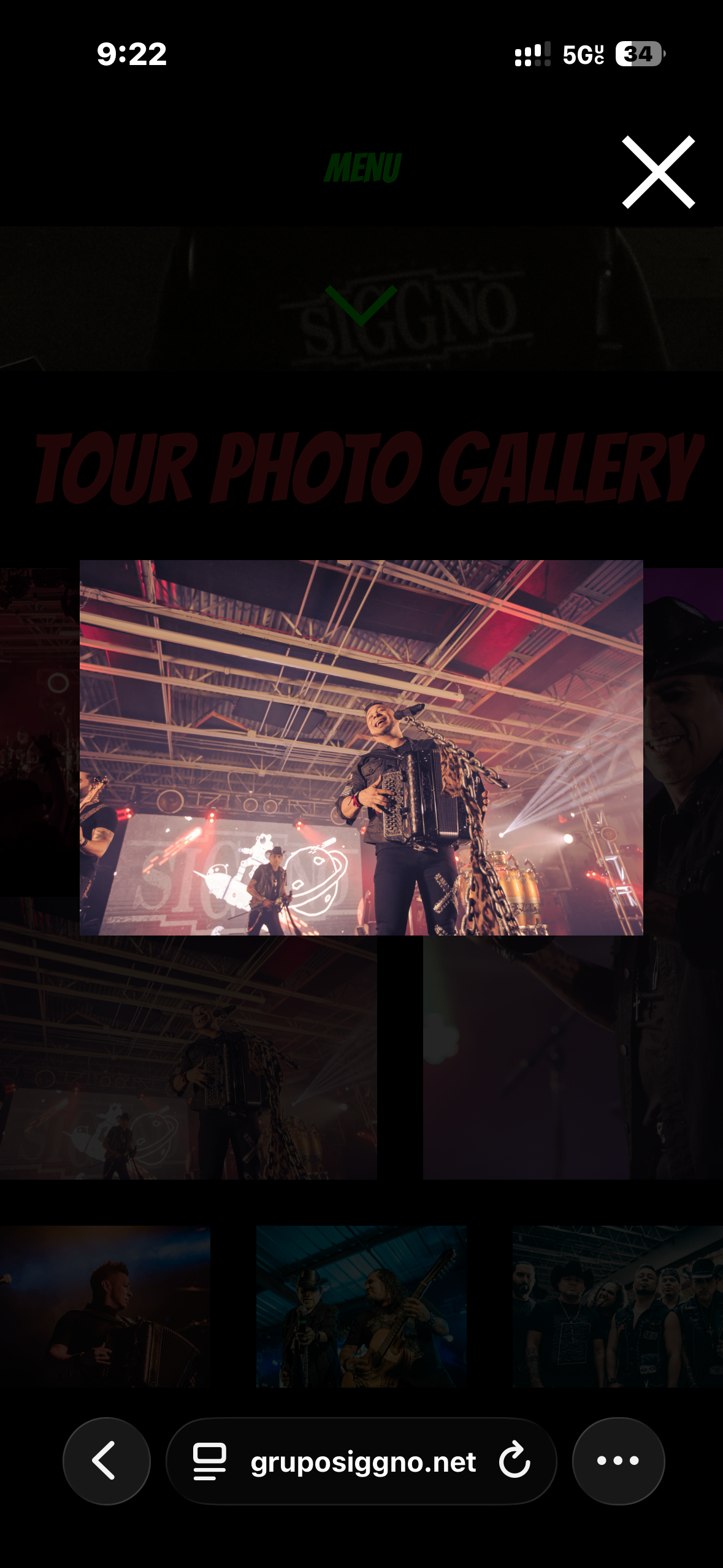 Grupo Siggno — accordion performer on stage