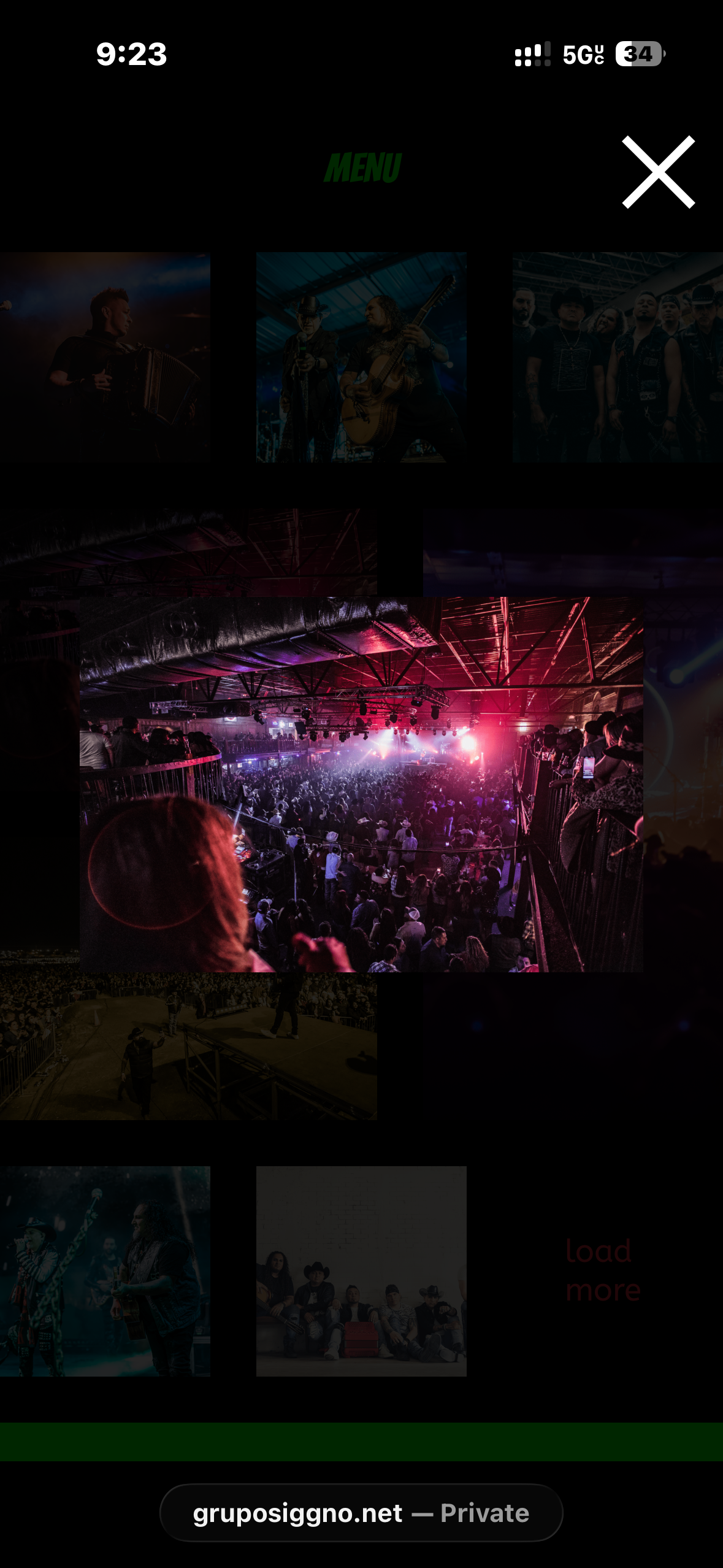 Grupo Siggno — indoor venue packed crowd