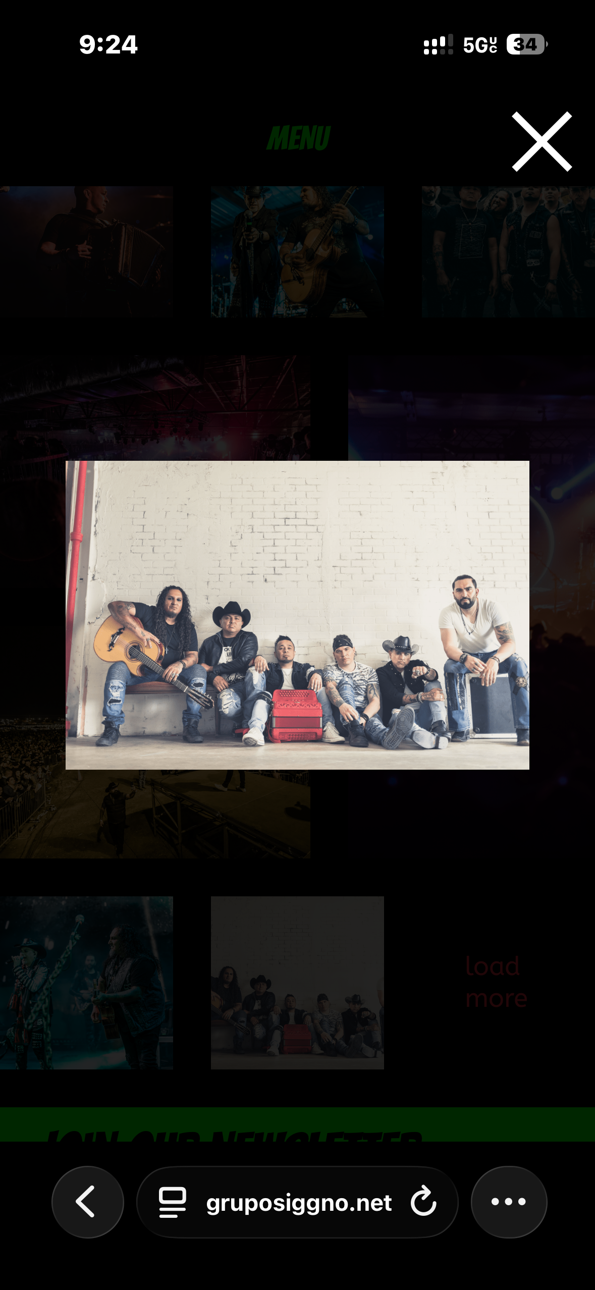Grupo Siggno — band group photo casual